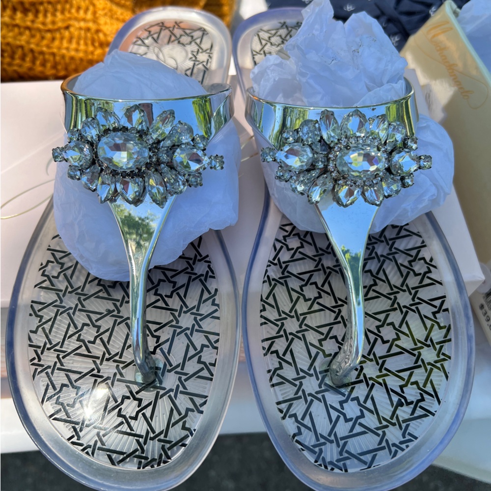 Jewel Badgley Mischka jelly sandals